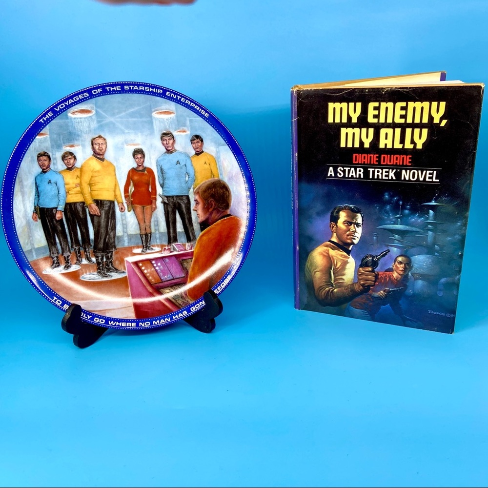 Vintage Star Trek Memorabilia Plate & Book Collectible